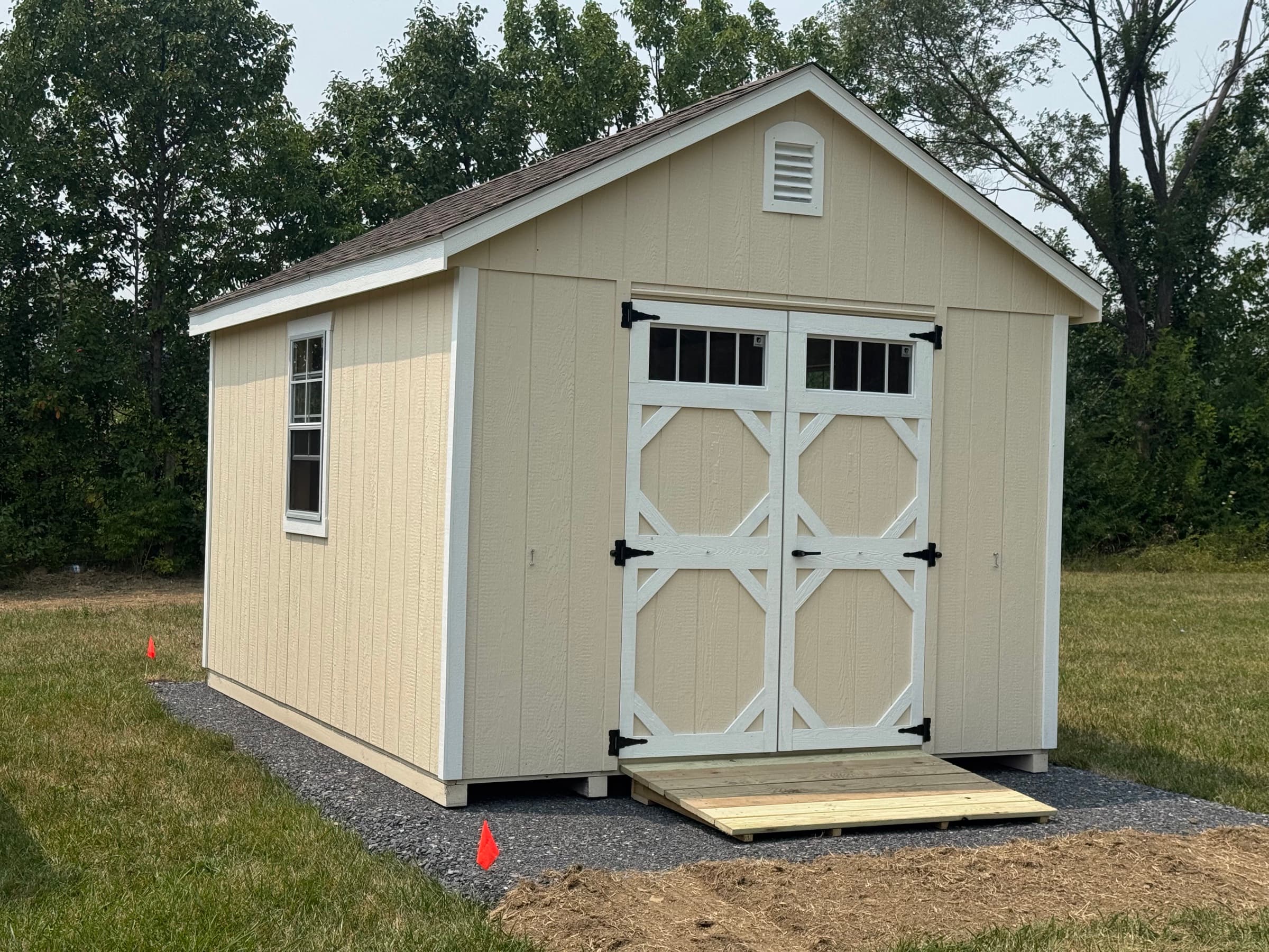 A Navajo White A-Frame Finds a Home at a Stephen's City Rental Property