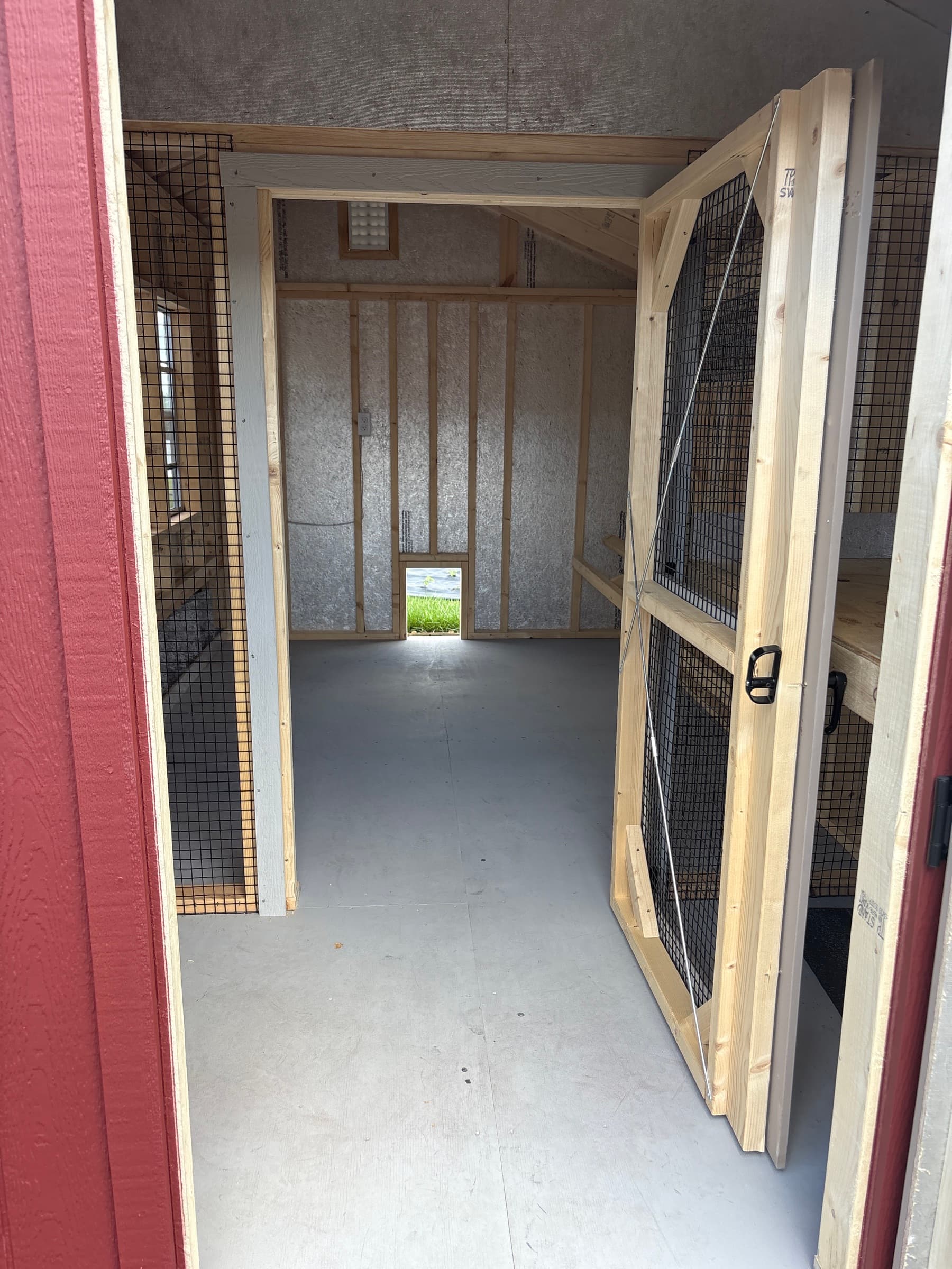 8x14 Chicken Coop — photo 8