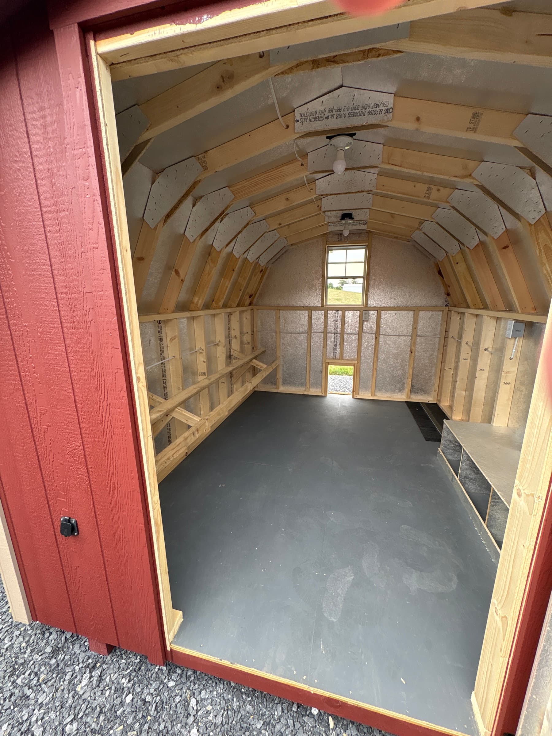8x10 Barn Style Shed — photo 2